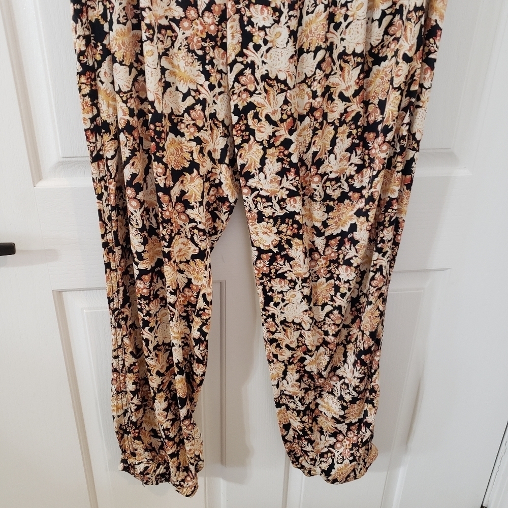 Anthropologie Floral Pants - Black and Cream - Picture 4 of 16